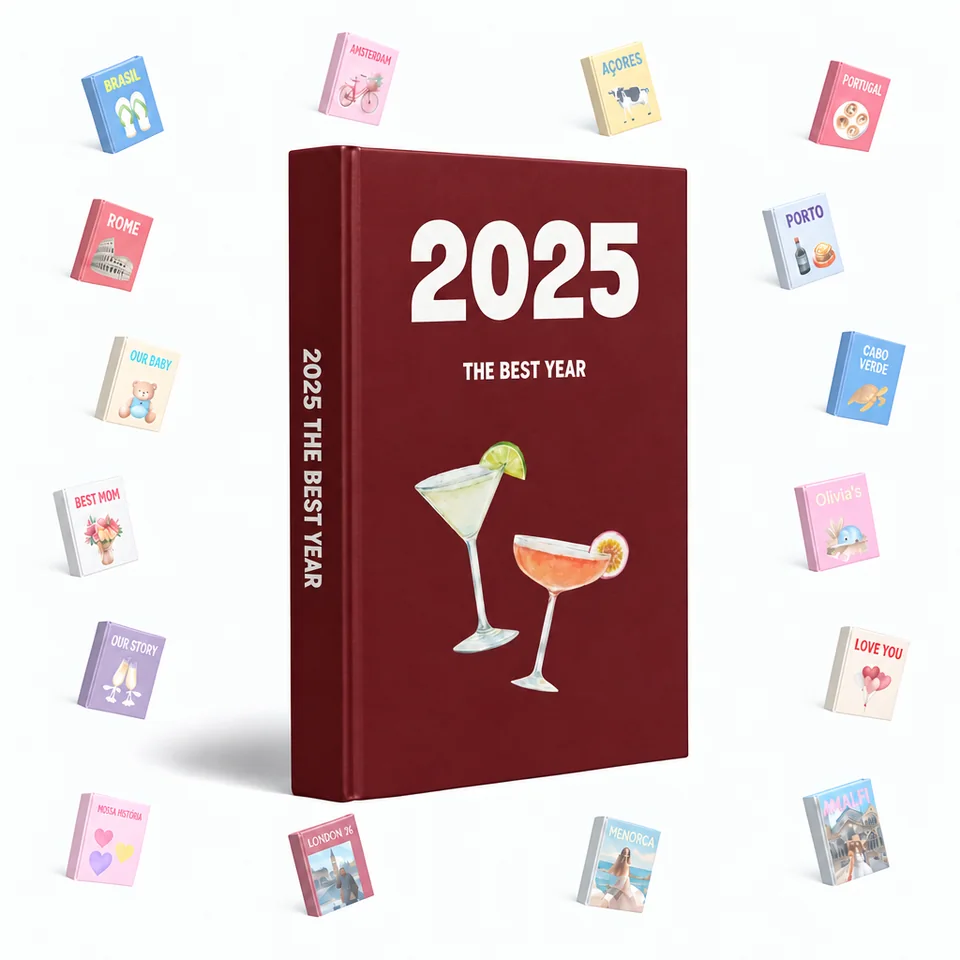 Álbum do ano personalizado com a capa 2025 The Best Year, bordeaux com cocktails, rodeado por capas de outros temas.